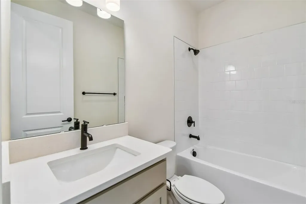 6056 Sacred Oak Avenue Mount Dora FL 32757