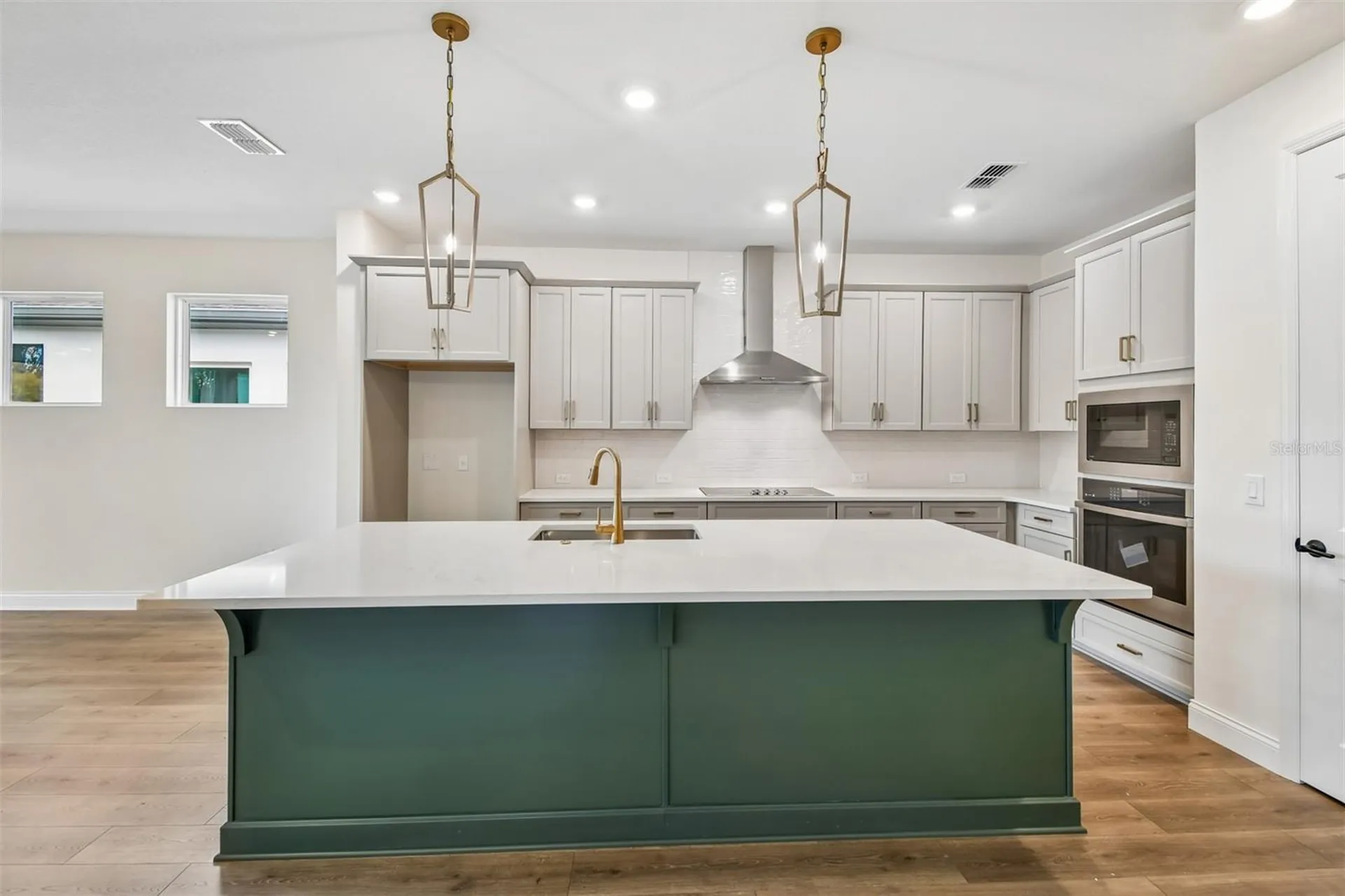 6056 Sacred Oak Avenue Mount Dora FL 32757
