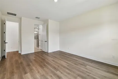 6056 Sacred Oak Avenue Mount Dora FL 32757
