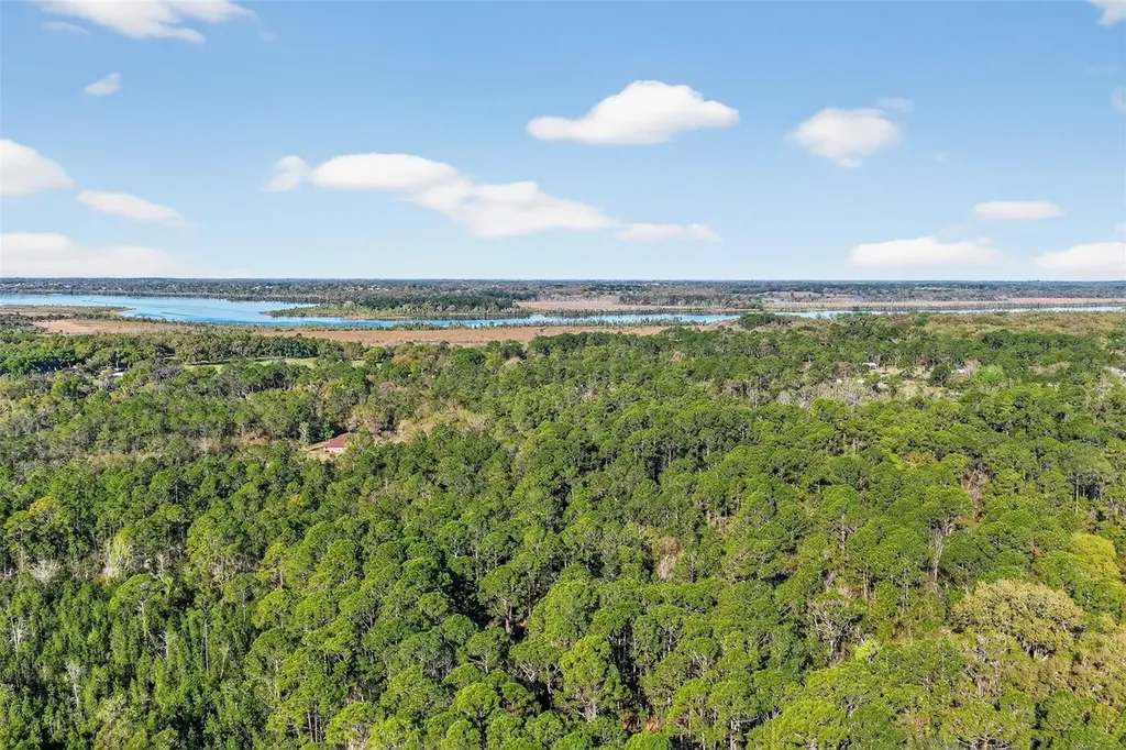 40242 Emeralda Island Road Leesburg FL 34788