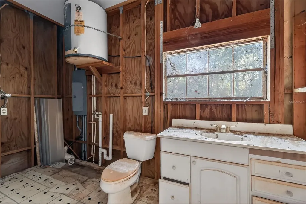40242 Emeralda Island Road Leesburg FL 34788