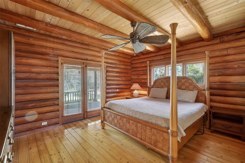 40242 Emeralda Island Road Leesburg FL 34788