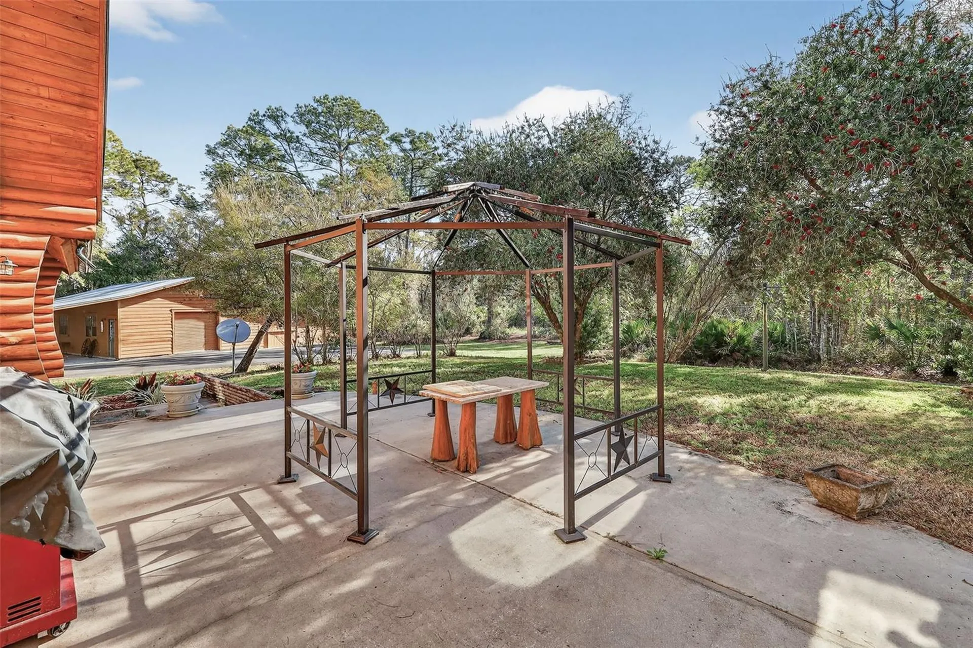 40242 Emeralda Island Road Leesburg FL 34788