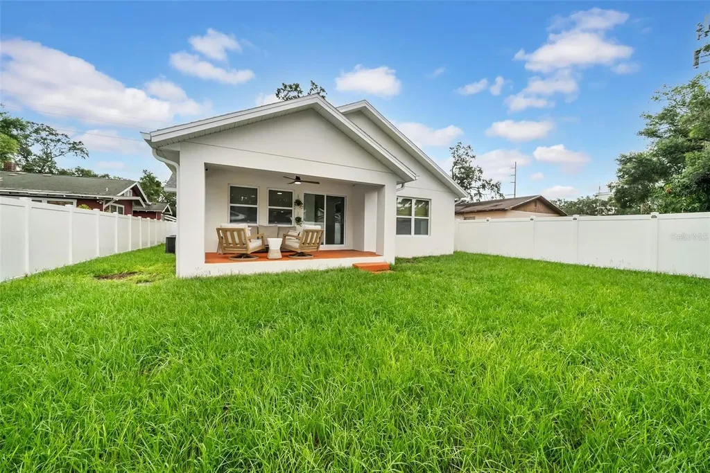 809 E Hanna Avenue Tampa FL 33604