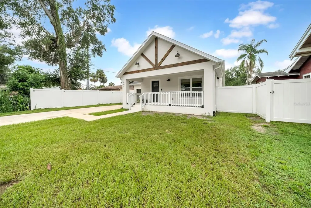 809 E Hanna Avenue Tampa FL 33604