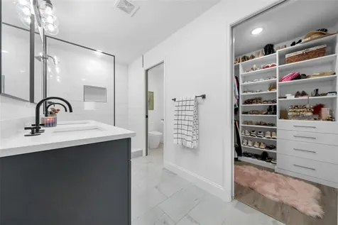 809 E Hanna Avenue Tampa FL 33604