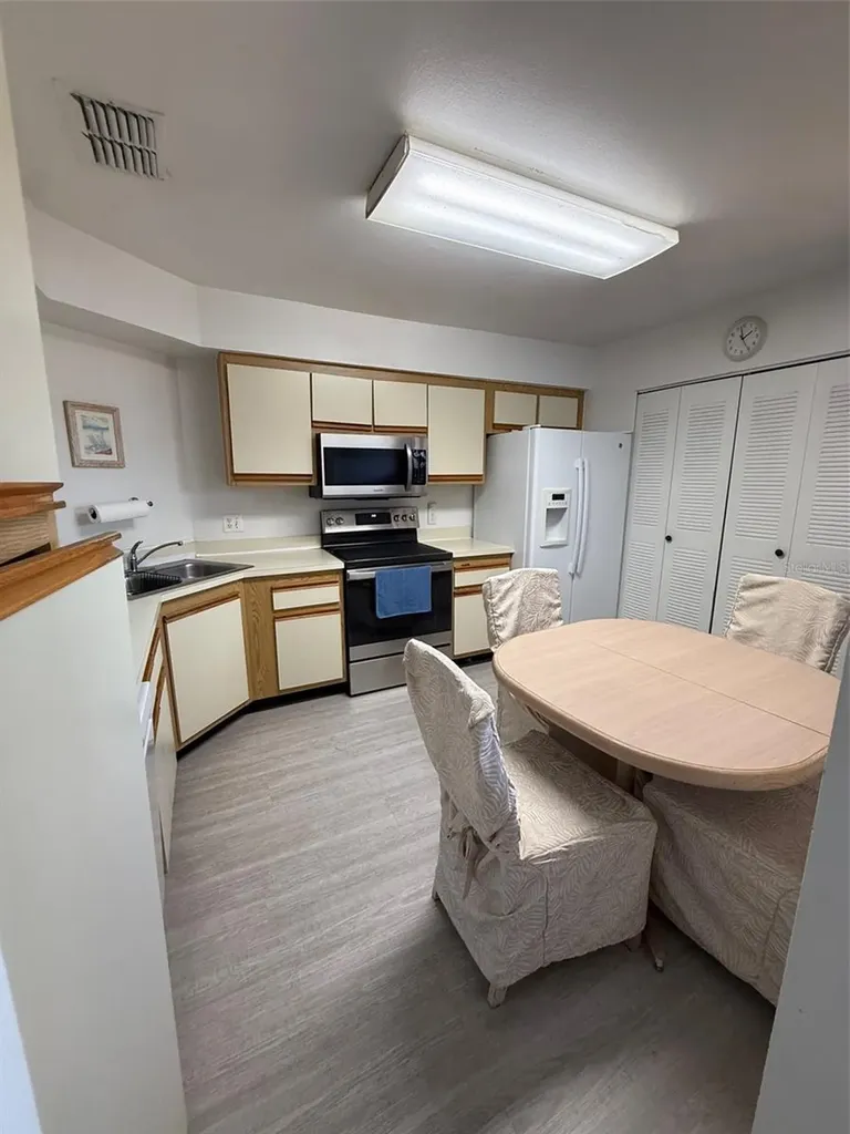 6206 Raintree Drive Orlando FL 32822