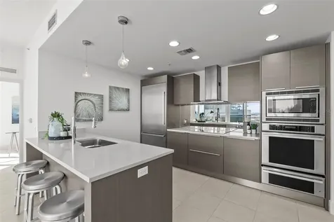 175 1st Street S St Petersburg FL 33701
