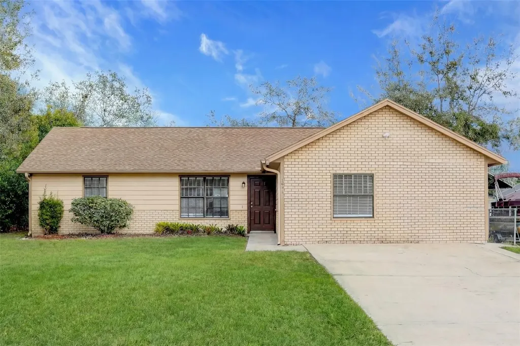 1431 Quintara Avenue Deltona FL 32738