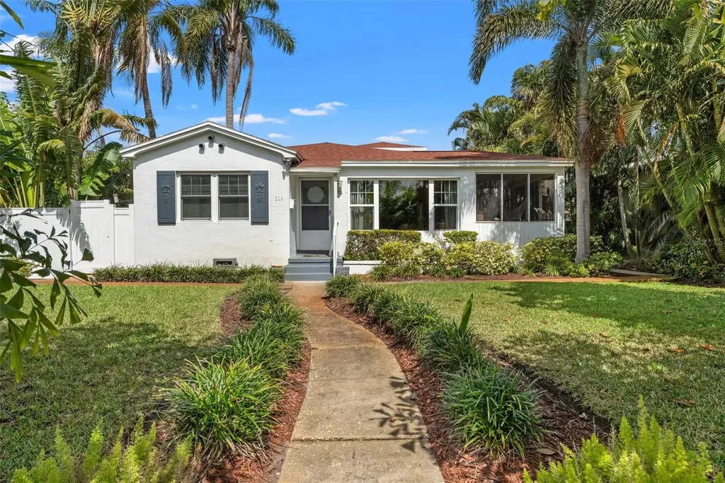 209 17th Avenue N St Petersburg FL 33704