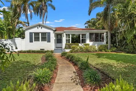 209 17th Avenue N St Petersburg FL 33704