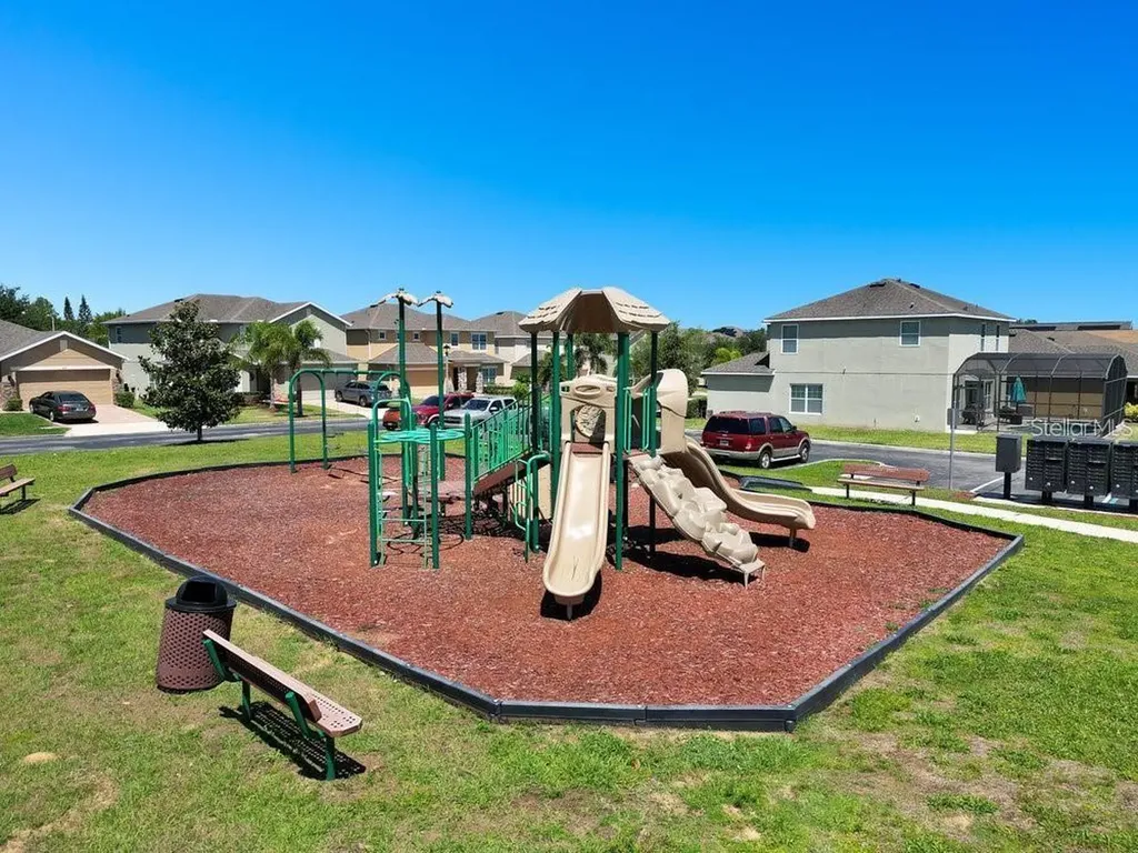 518 Cadiz Loop Davenport FL 33837