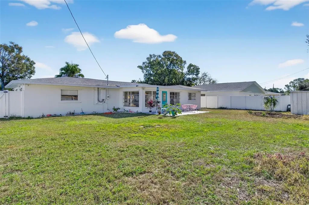 1842 59th Way N St Petersburg FL 33710