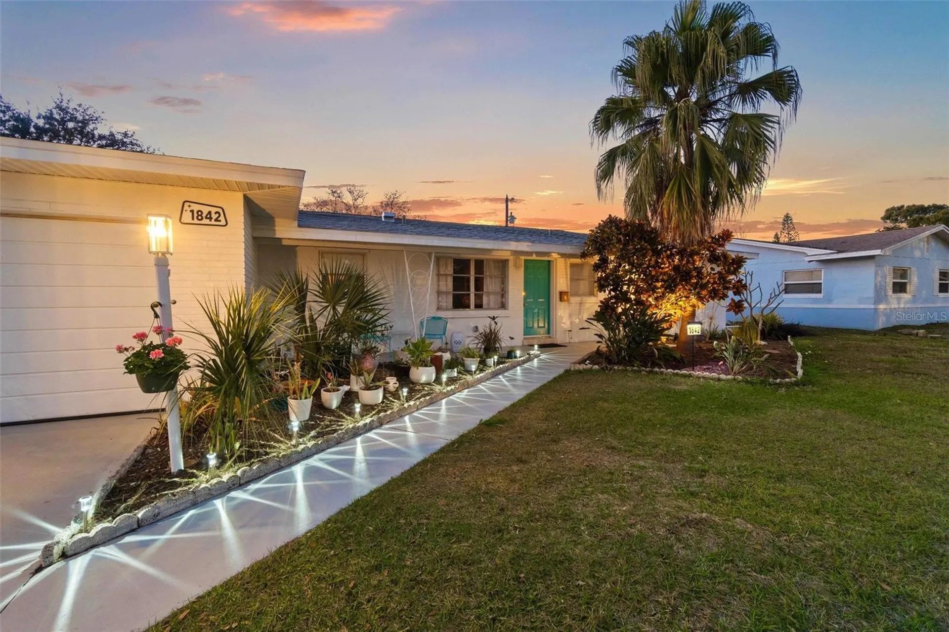 1842 59th Way N St Petersburg FL 33710