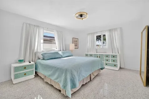 1842 59th Way N St Petersburg FL 33710