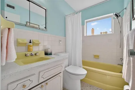 1842 59th Way N St Petersburg FL 33710