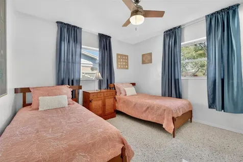 1842 59th Way N St Petersburg FL 33710