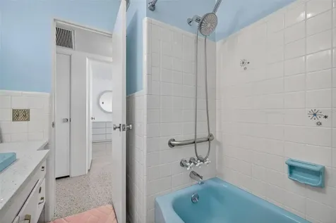 1842 59th Way N St Petersburg FL 33710