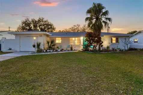 1842 59th Way N St Petersburg FL 33710