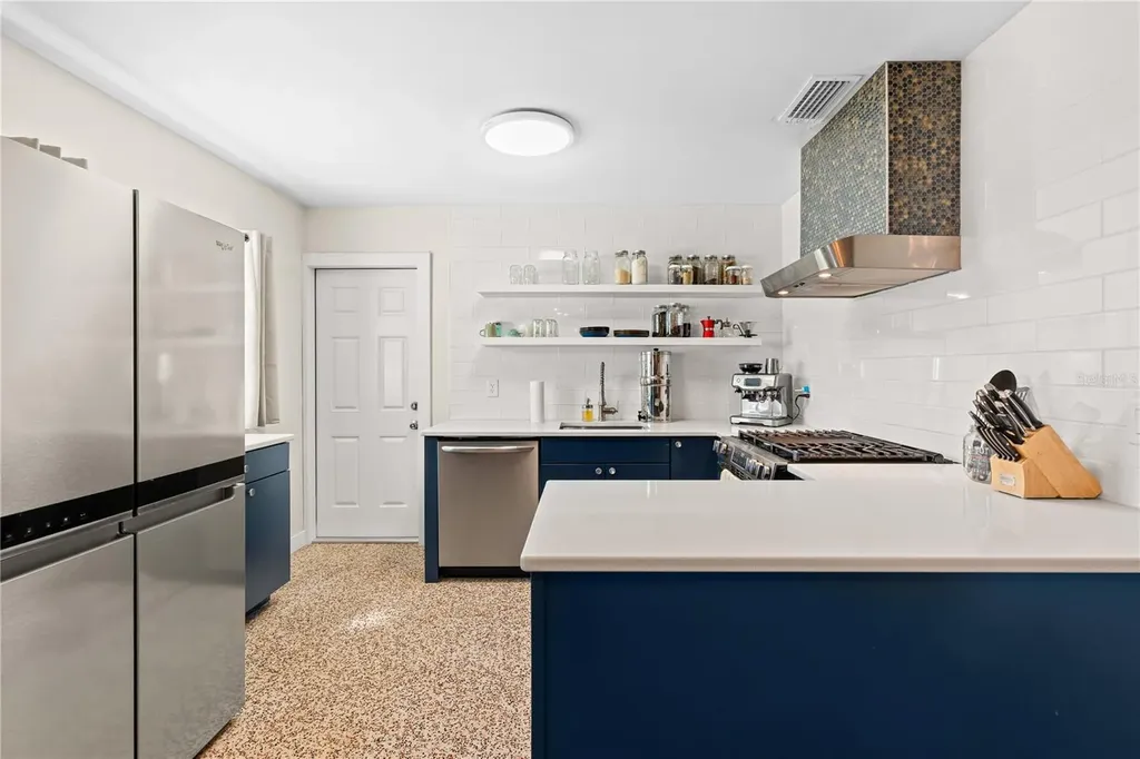 6227 Columbia Drive Bradenton FL 34207