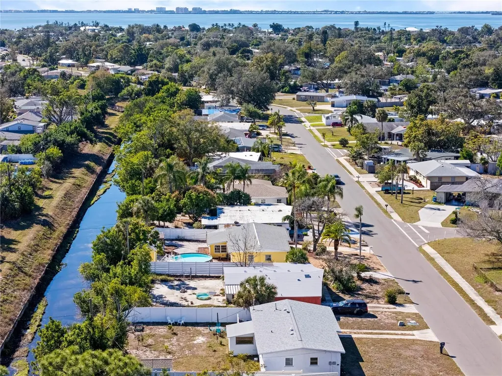 6227 Columbia Drive Bradenton FL 34207