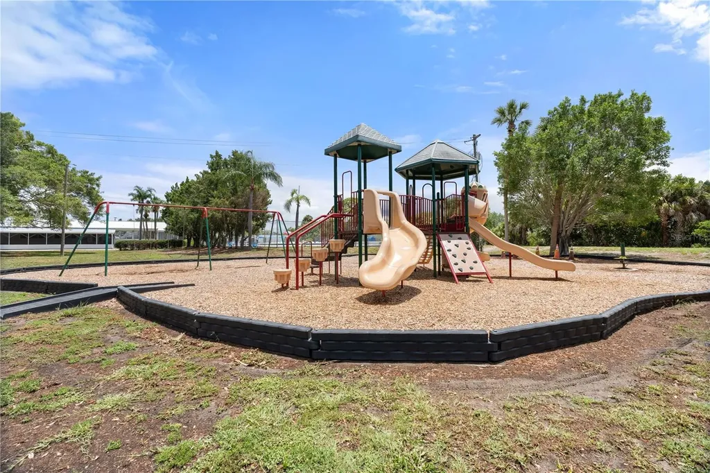 6227 Columbia Drive Bradenton FL 34207