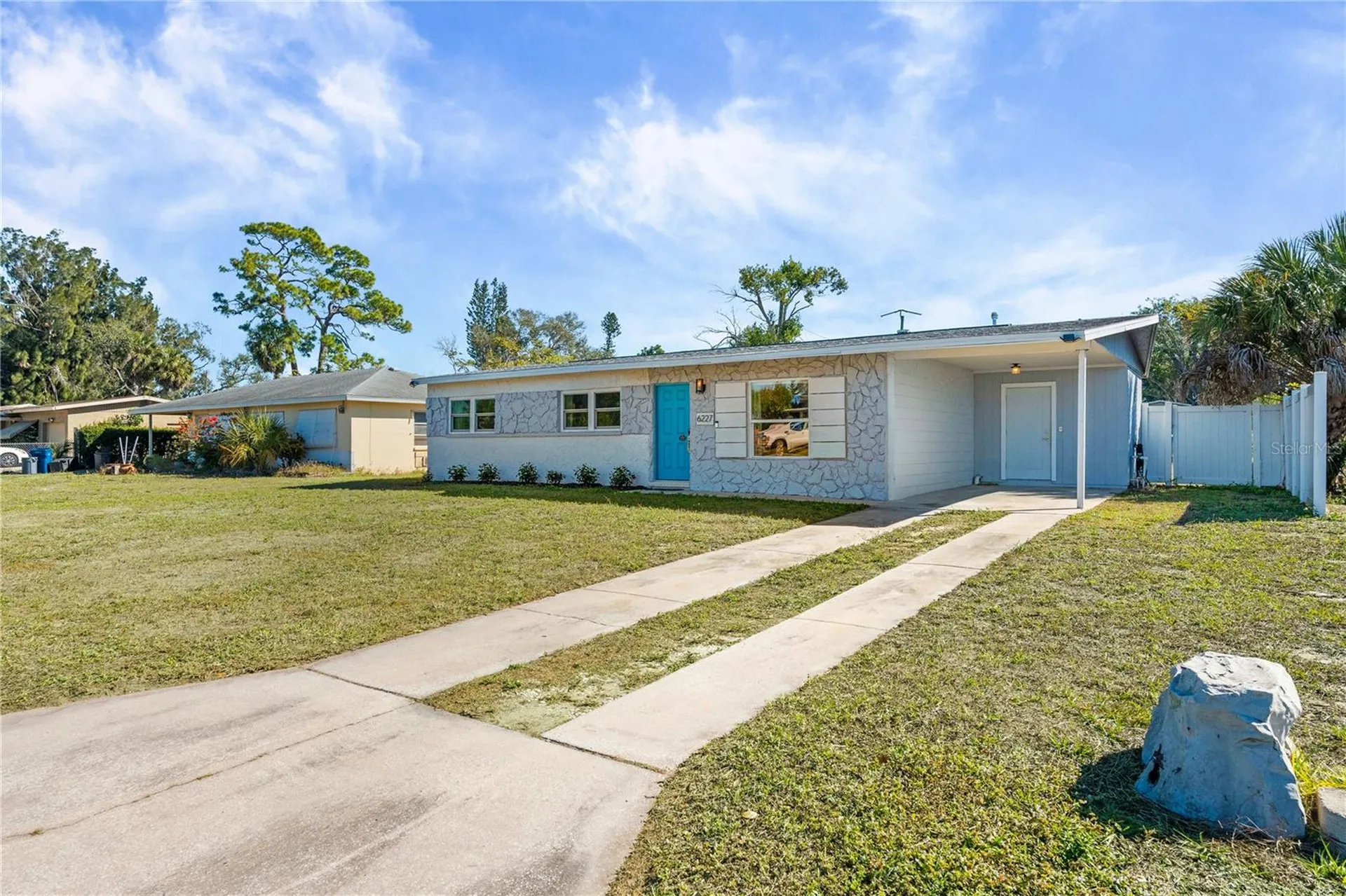 6227 Columbia Drive Bradenton FL 34207