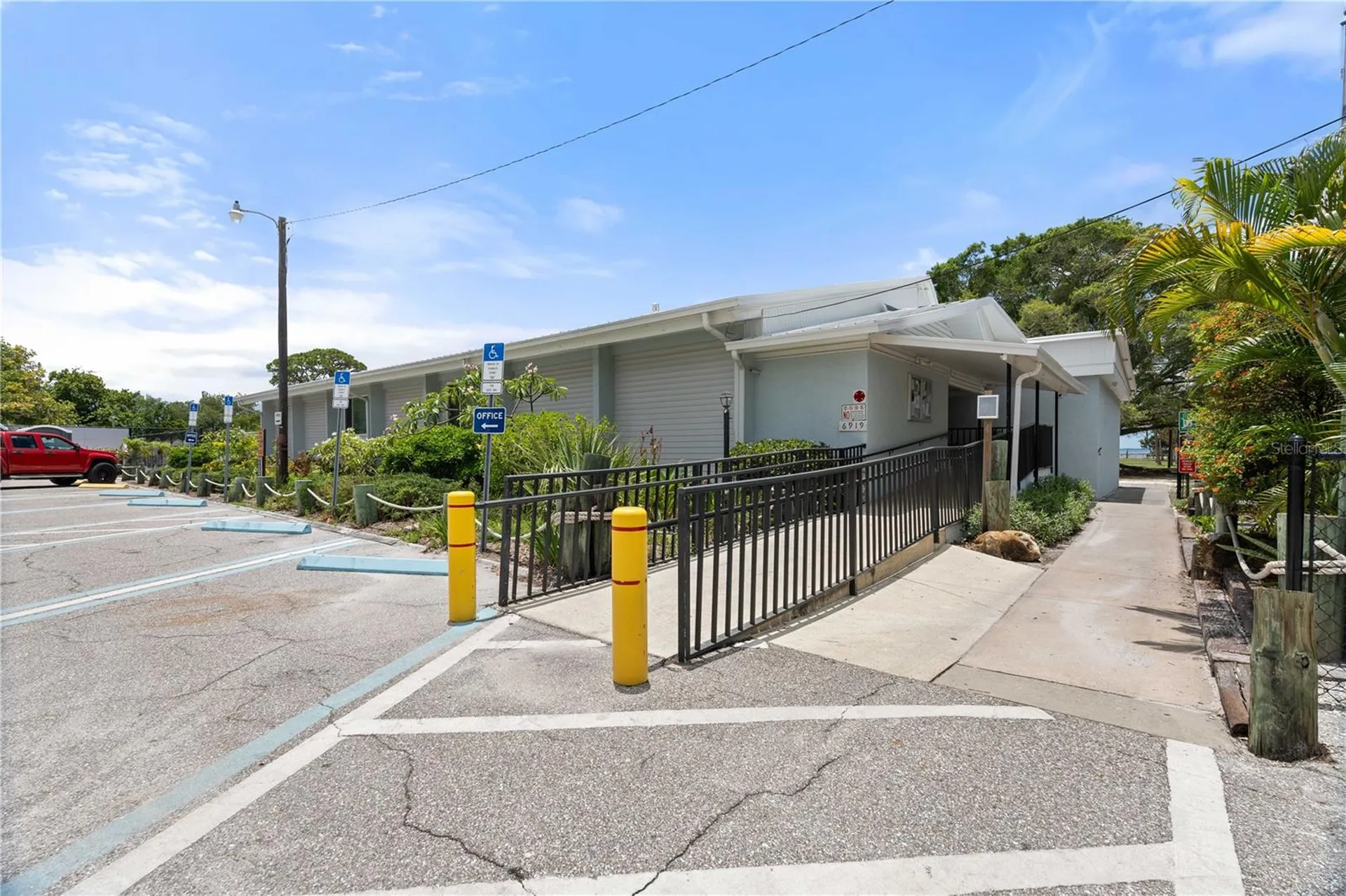 6227 Columbia Drive Bradenton FL 34207