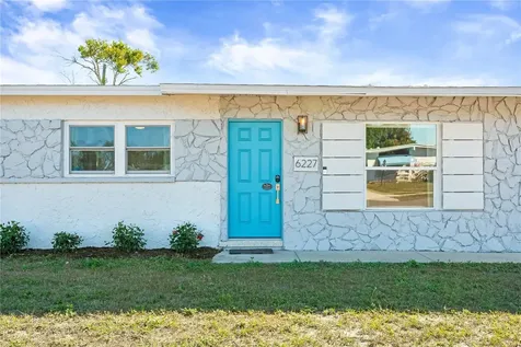 6227 Columbia Drive Bradenton FL 34207