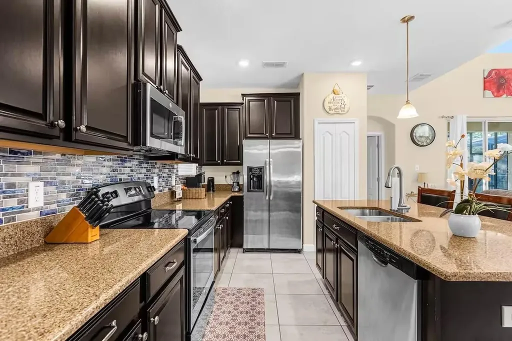 8802 Bamboo Palm Court Kissimmee FL 34747