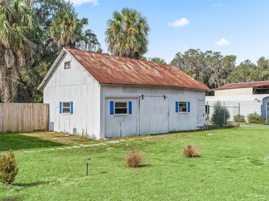 10487 SE Highway 42 Summerfield FL 34491