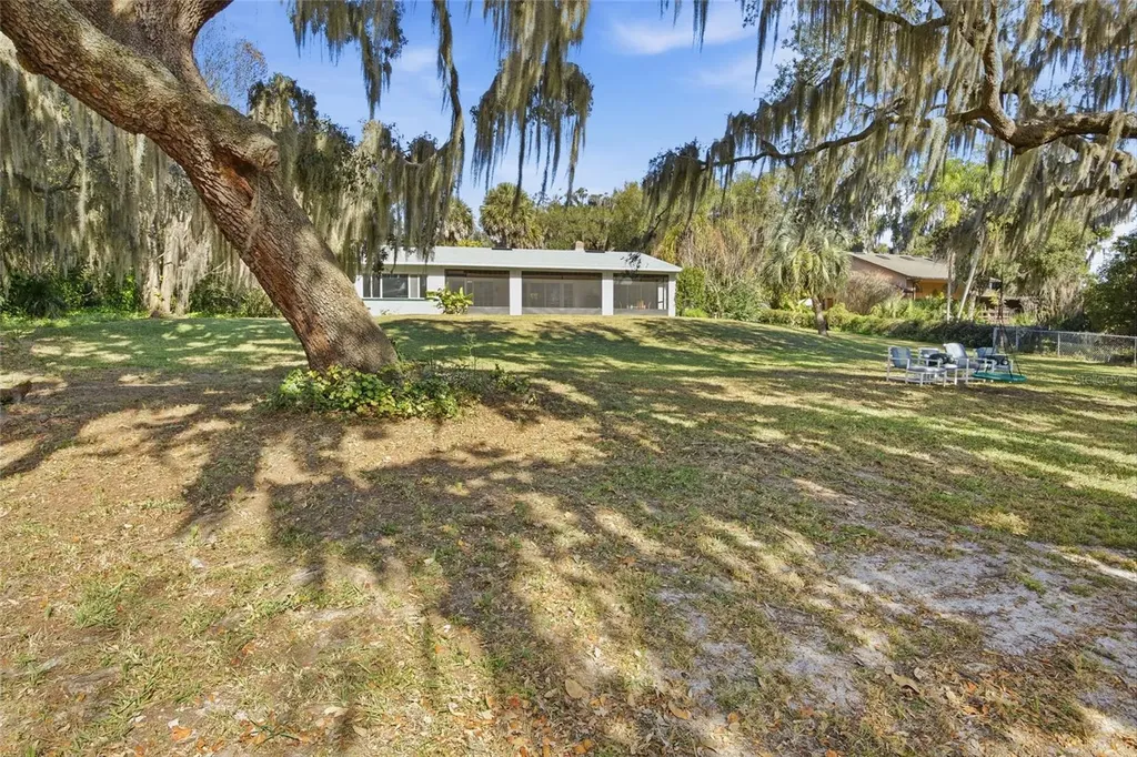 280 Palm Court Umatilla FL 32784
