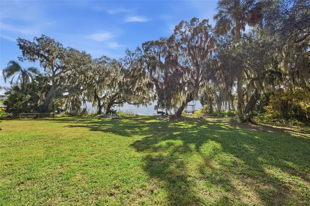 280 Palm Court Umatilla FL 32784