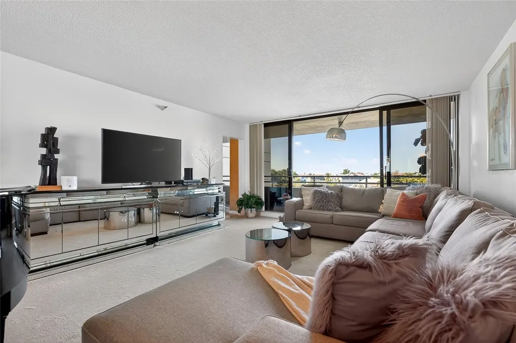 5950 Pelican Bay Plaza S Gulfport FL 33707