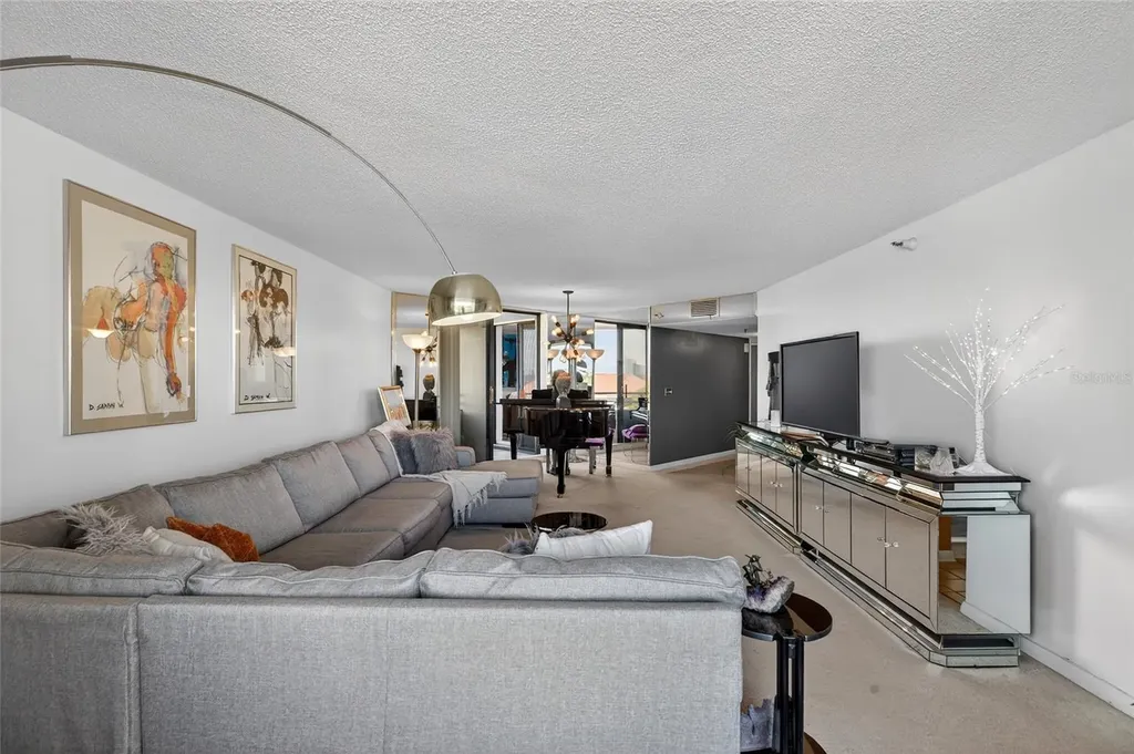 5950 Pelican Bay Plaza S Gulfport FL 33707