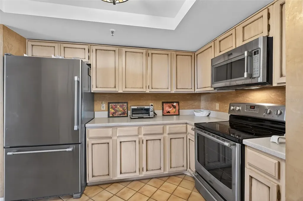 5950 Pelican Bay Plaza S Gulfport FL 33707