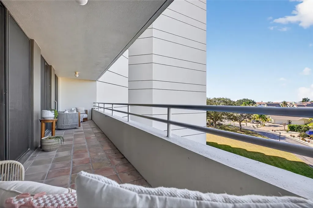 5950 Pelican Bay Plaza S Gulfport FL 33707