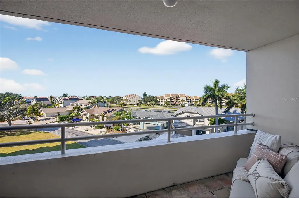 5950 Pelican Bay Plaza S Gulfport FL 33707