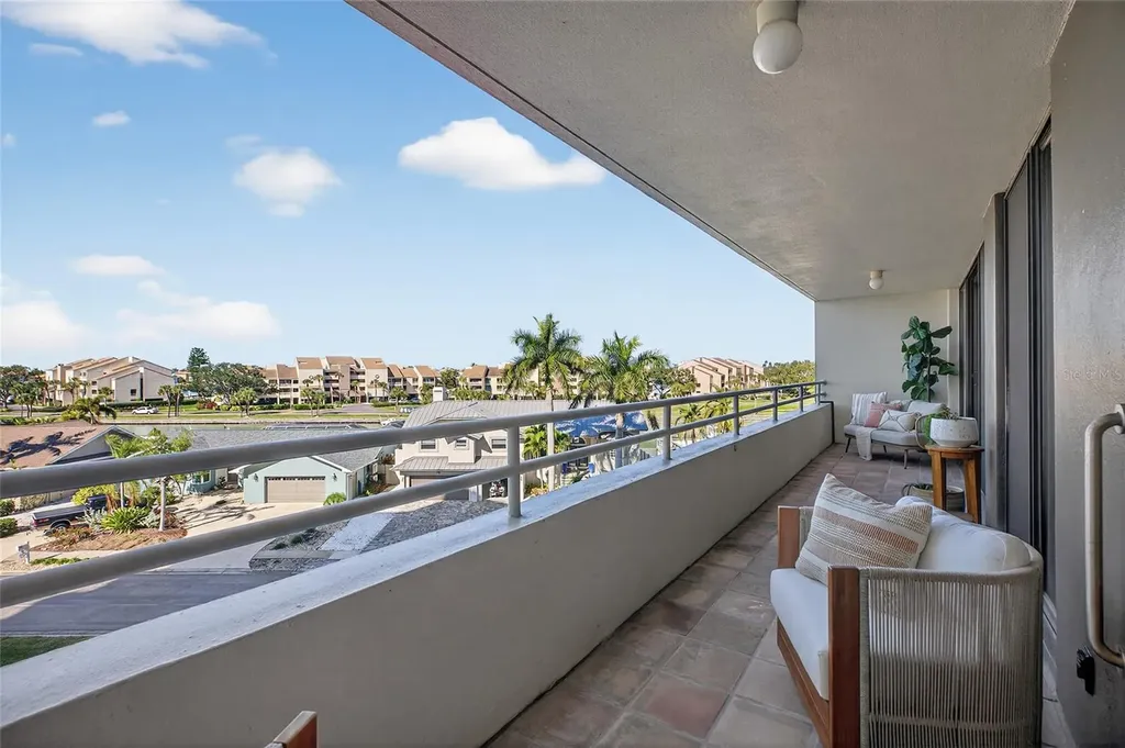 5950 Pelican Bay Plaza S Gulfport FL 33707