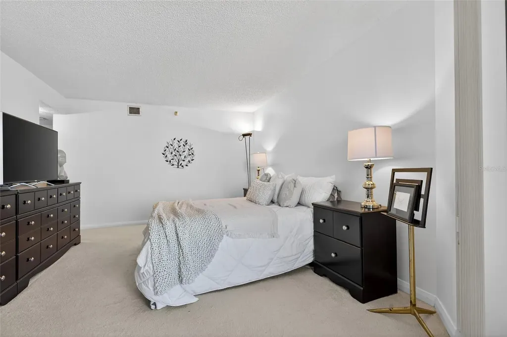 5950 Pelican Bay Plaza S Gulfport FL 33707