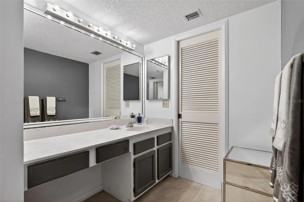 5950 Pelican Bay Plaza S Gulfport FL 33707