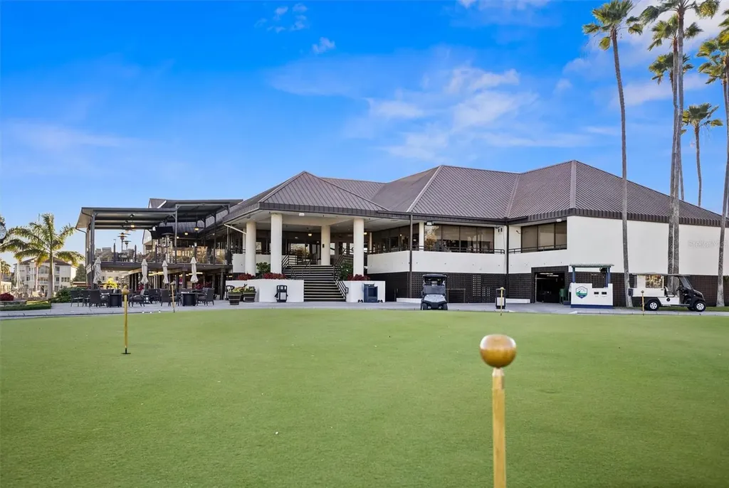 5950 Pelican Bay Plaza S Gulfport FL 33707