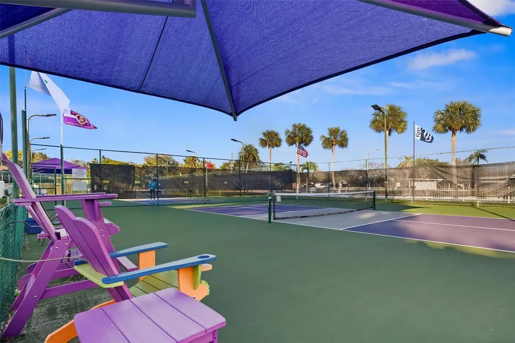 5950 Pelican Bay Plaza S Gulfport FL 33707