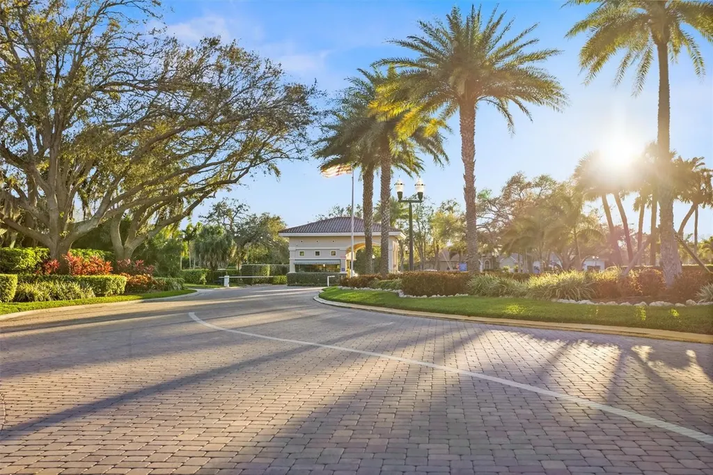 5950 Pelican Bay Plaza S Gulfport FL 33707