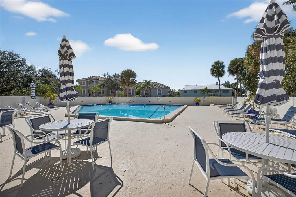 5950 Pelican Bay Plaza S Gulfport FL 33707