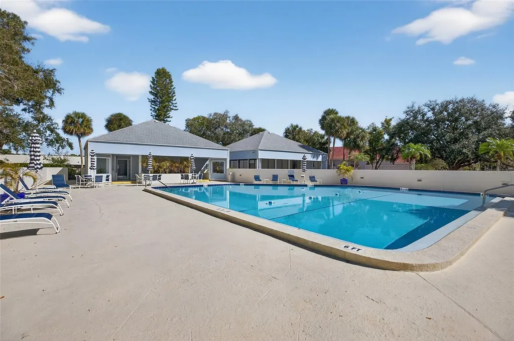 5950 Pelican Bay Plaza S Gulfport FL 33707