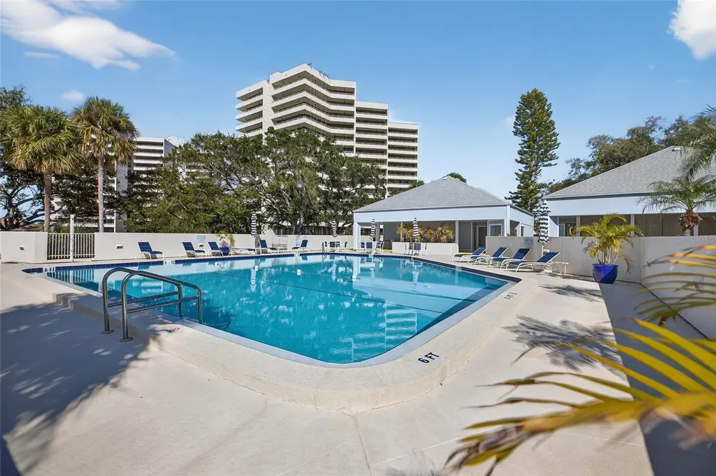 5950 Pelican Bay Plaza S Gulfport FL 33707