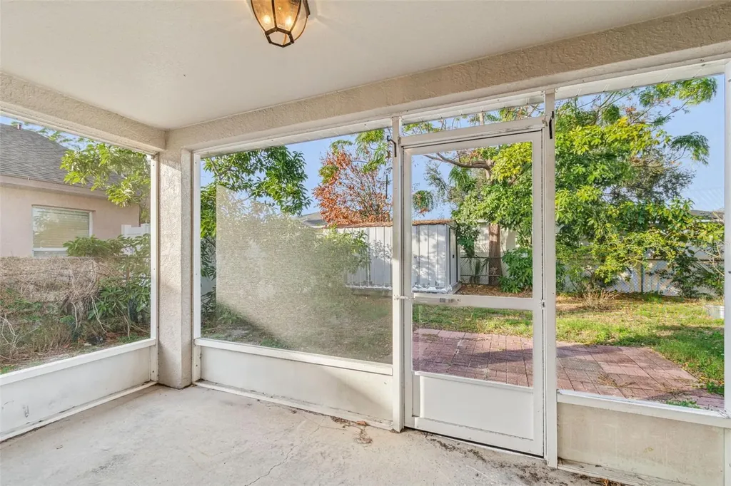 2515 W Leroy Street Tampa FL 33607