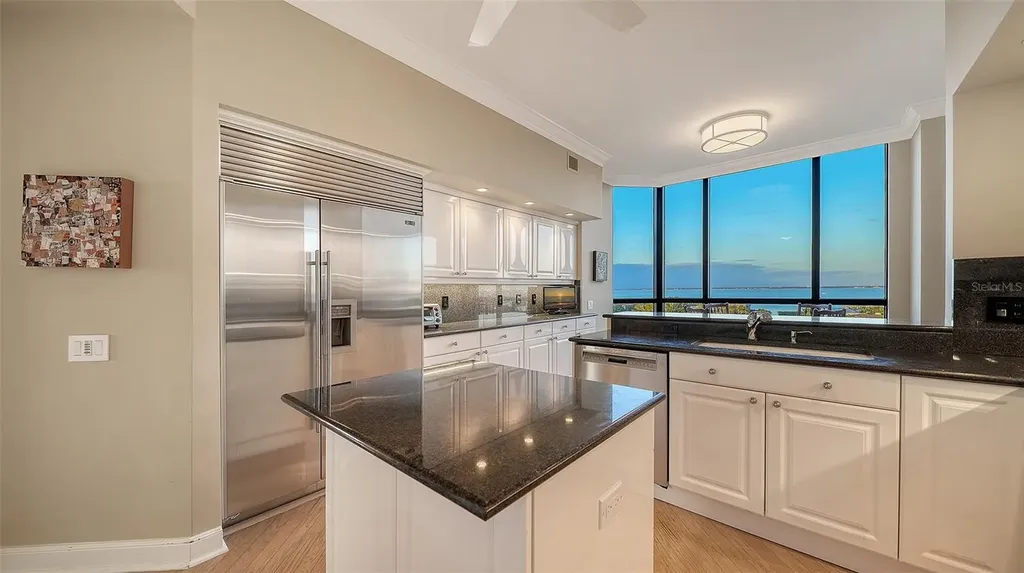1281 Gulf Of Mexico Drive Longboat Key FL 34228