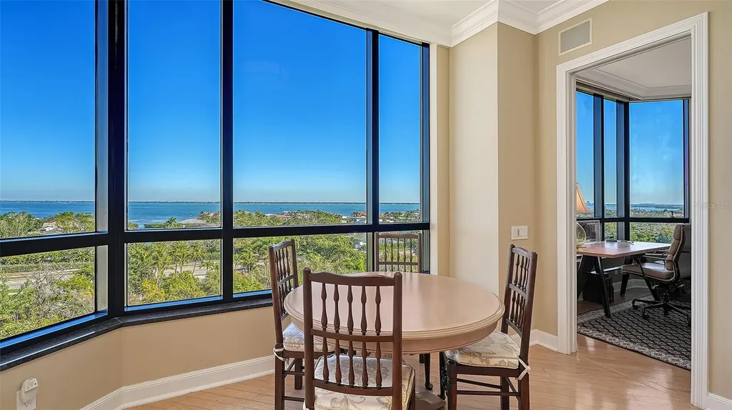 1281 Gulf Of Mexico Drive Longboat Key FL 34228